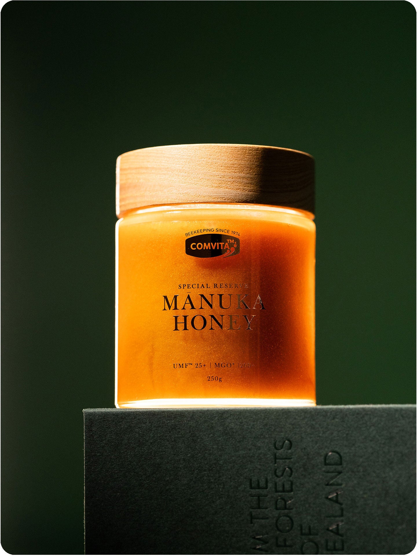 umf 25 manuka honey jar 8.8 oz front