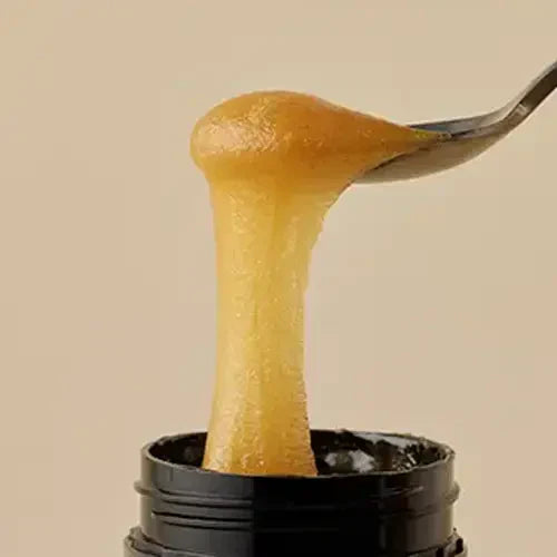 What Is Manuka Honey? Origins, Benefits, Grades & Uses